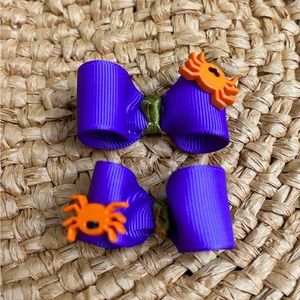 Boutique mini piggy tail pair of Halloween spider purple hair bows clips.